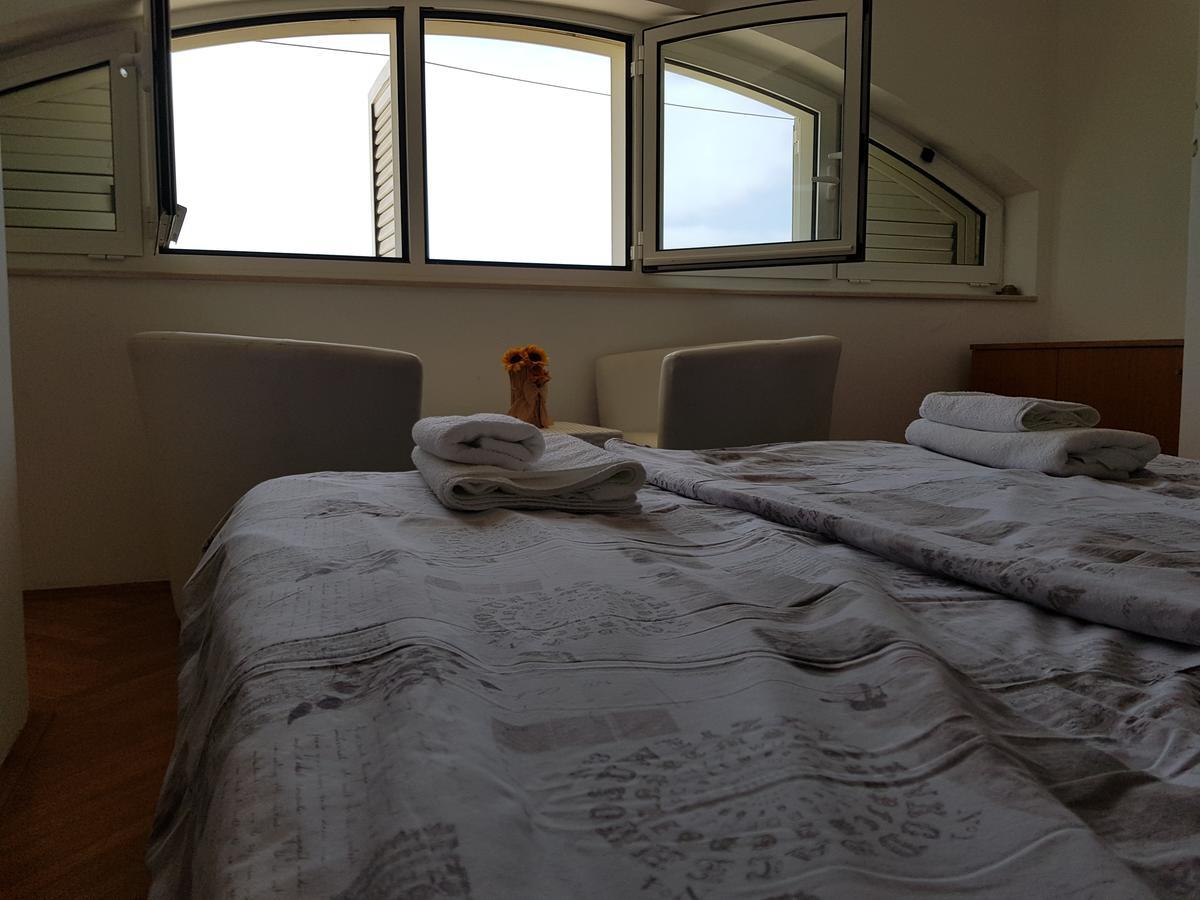 Apartment Dove With Sea View And Free Parking Дубровник Екстериор снимка