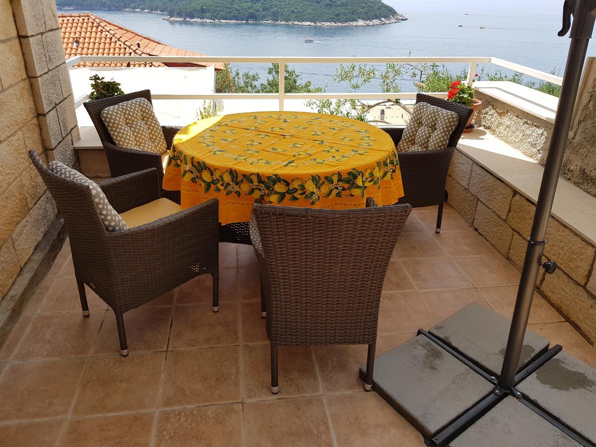 Apartment Dove With Sea View And Free Parking Дубровник Екстериор снимка